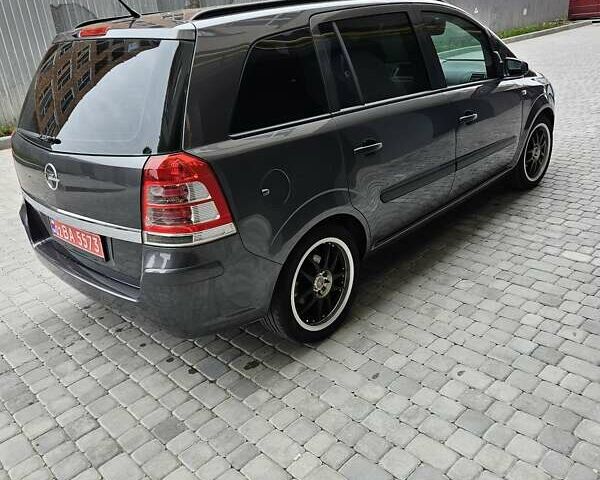 Серый Опель Зафира, объемом двигателя 1.8 л и пробегом 203 тыс. км за 6400 $, фото 2 на Automoto.ua