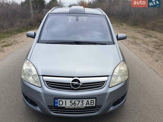 Серый Опель Зафира, объемом двигателя 1.69 л и пробегом 294 тыс. км за 6300 $, фото 8 на Automoto.ua