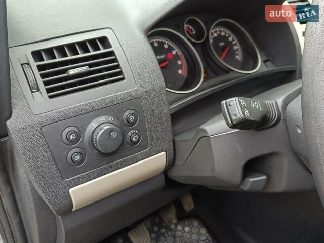 Опель Зафира 2008 в Дубно на Automoto.ua Серый Опель Зафира, объемом двигателя 1.6 л и пробегом 181 тыс. км за 5450 $, фото 13 на Automoto.ua