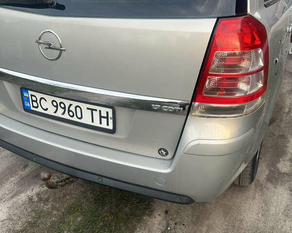 Серый Опель Зафира, объемом двигателя 1.69 л и пробегом 280 тыс. км за 5300 $, фото 3 на Automoto.ua