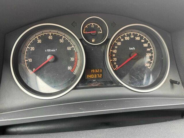 Серый Опель Зафира, объемом двигателя 1.6 л и пробегом 140 тыс. км за 7620 $, фото 10 на Automoto.ua