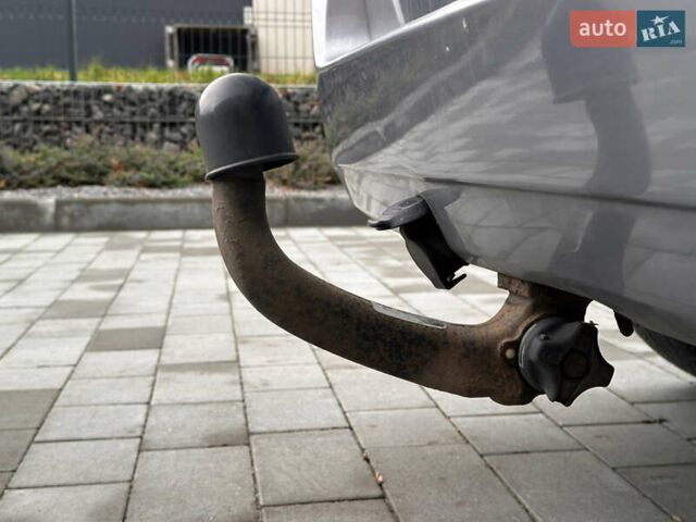 Серый Опель Зафира, объемом двигателя 1.69 л и пробегом 280 тыс. км за 4200 $, фото 17 на Automoto.ua