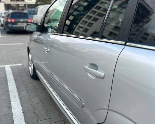 Серый Опель Зафира, объемом двигателя 1.69 л и пробегом 272 тыс. км за 5800 $, фото 3 на Automoto.ua