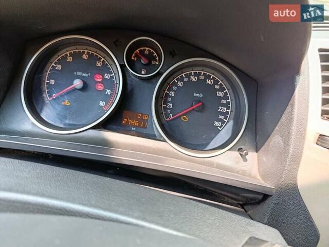 Серый Опель Зафира, объемом двигателя 1.6 л и пробегом 275 тыс. км за 6500 $, фото 13 на Automoto.ua