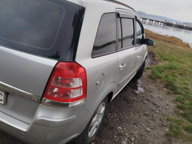 Сірий Опель Зафіра, об'ємом двигуна 1.6 л та пробігом 250 тис. км за 5500 $, фото 2 на Automoto.ua