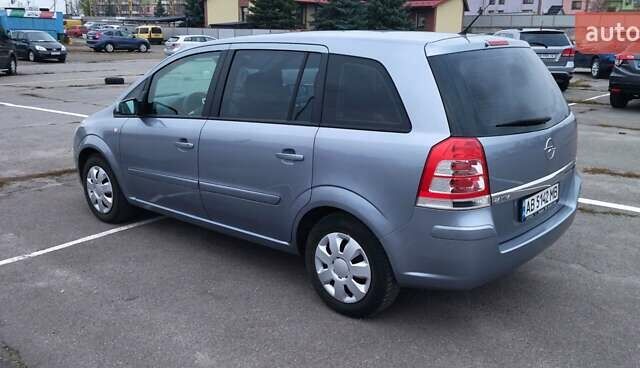 Серый Опель Зафира, объемом двигателя 1.8 л и пробегом 210 тыс. км за 6200 $, фото 4 на Automoto.ua