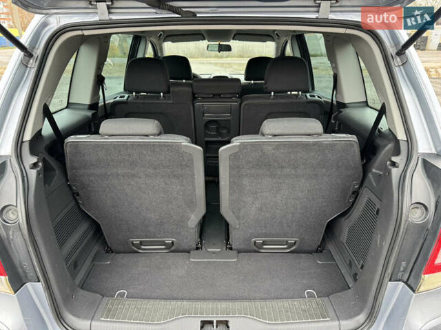 Серый Опель Зафира, объемом двигателя 1.91 л и пробегом 176 тыс. км за 6500 $, фото 20 на Automoto.ua