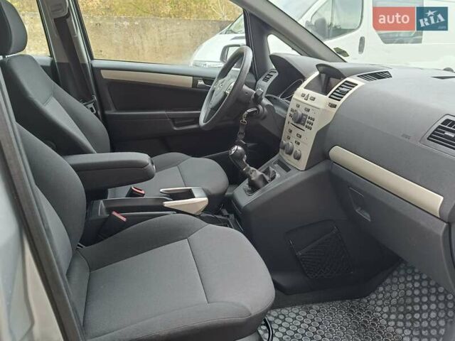 Опель Зафира 2008 в Дубно на Automoto.ua Серый Опель Зафира, объемом двигателя 1.6 л и пробегом 181 тыс. км за 5450 $, фото 19 на Automoto.ua