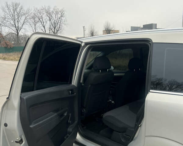 Серый Опель Зафира, объемом двигателя 1.7 л и пробегом 232 тыс. км за 6600 $, фото 14 на Automoto.ua