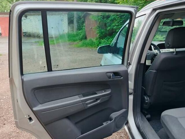Сірий Опель Зафіра, об'ємом двигуна 1.8 л та пробігом 235 тис. км за 6400 $, фото 29 на Automoto.ua