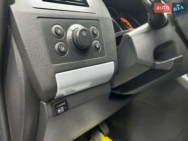 Серый Опель Зафира, объемом двигателя 1.8 л и пробегом 263 тыс. км за 6500 $, фото 8 на Automoto.ua