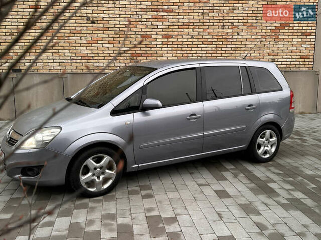 Серый Опель Зафира, объемом двигателя 1.69 л и пробегом 280 тыс. км за 4200 $, фото 5 на Automoto.ua