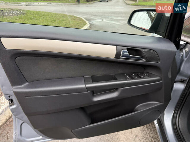 Сірий Опель Зафіра, об'ємом двигуна 1.8 л та пробігом 191 тис. км за 6700 $, фото 11 на Automoto.ua