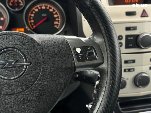 Серый Опель Зафира, объемом двигателя 1.9 л и пробегом 345 тыс. км за 6590 $, фото 25 на Automoto.ua