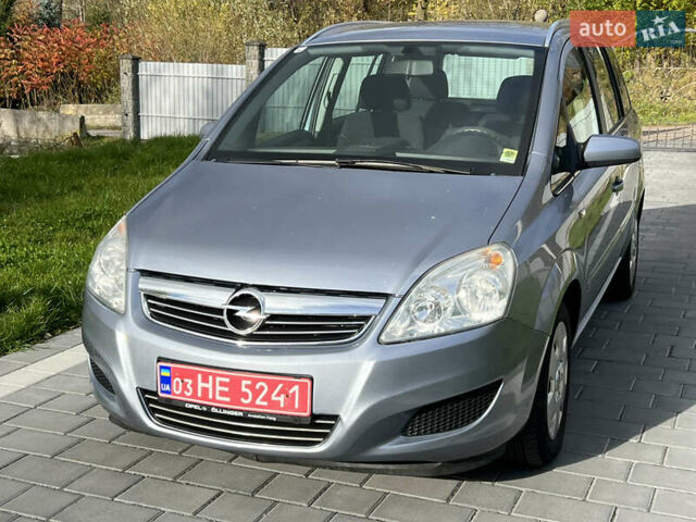 Серый Опель Зафира, объемом двигателя 1.6 л и пробегом 162 тыс. км за 5700 $, фото 8 на Automoto.ua