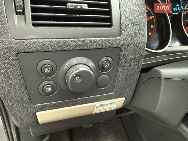 Сірий Опель Зафіра, об'ємом двигуна 1.8 л та пробігом 191 тис. км за 6700 $, фото 13 на Automoto.ua