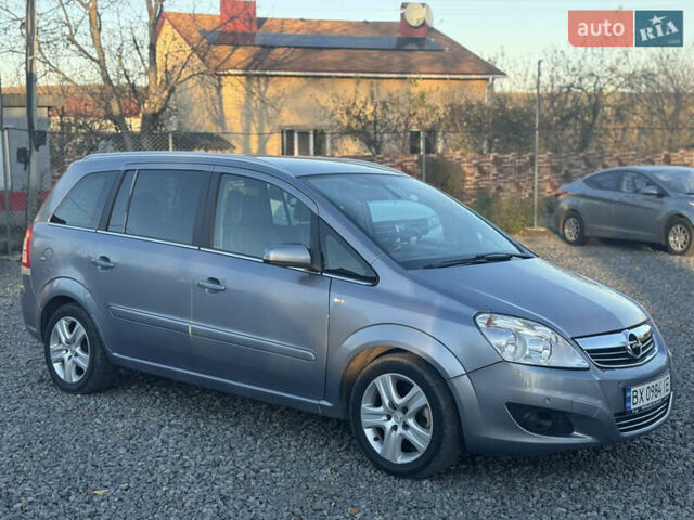Серый Опель Зафира, объемом двигателя 1.7 л и пробегом 195 тыс. км за 5999 $, фото 4 на Automoto.ua