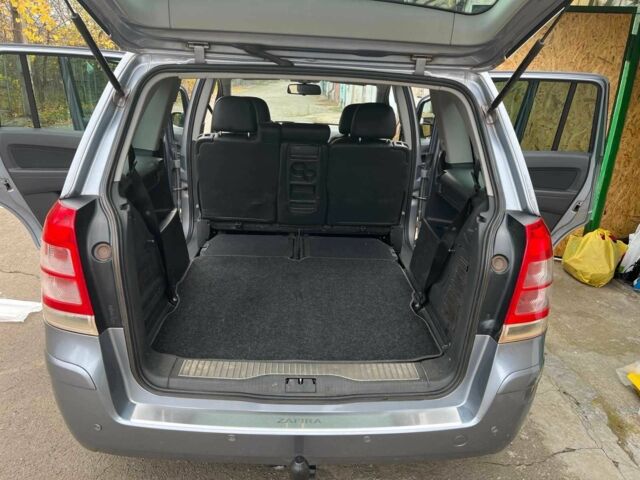 Серый Опель Зафира, объемом двигателя 1.6 л и пробегом 140 тыс. км за 7620 $, фото 23 на Automoto.ua