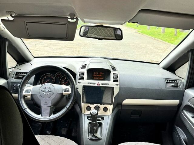 Серый Опель Зафира, объемом двигателя 1.7 л и пробегом 280 тыс. км за 4500 $, фото 5 на Automoto.ua