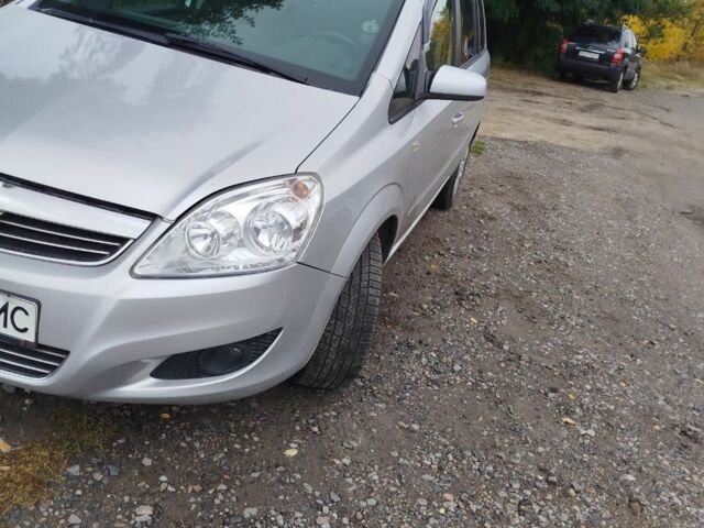 Сірий Опель Зафіра, об'ємом двигуна 1.6 л та пробігом 250 тис. км за 5500 $, фото 1 на Automoto.ua