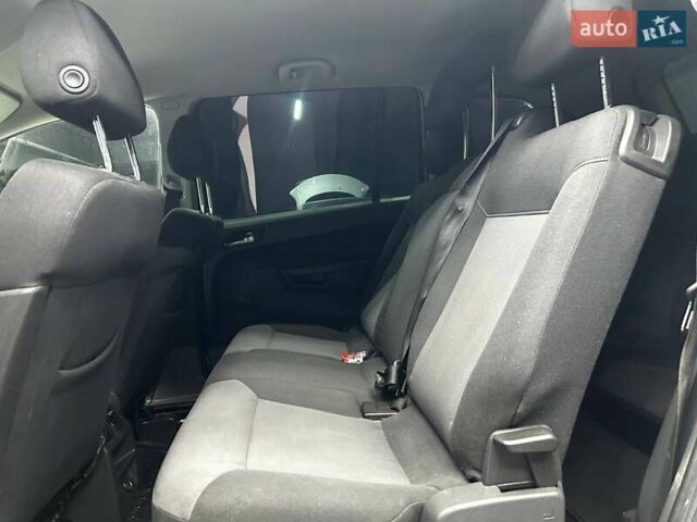 Серый Опель Зафира, объемом двигателя 1.8 л и пробегом 263 тыс. км за 6500 $, фото 10 на Automoto.ua