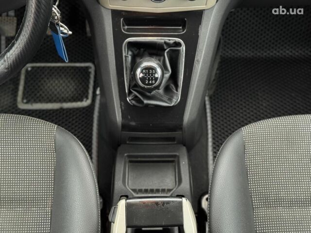 Серый Опель Зафира, объемом двигателя 1.9 л и пробегом 345 тыс. км за 6590 $, фото 36 на Automoto.ua