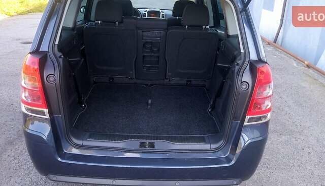 Серый Опель Зафира, объемом двигателя 1.8 л и пробегом 190 тыс. км за 6700 $, фото 3 на Automoto.ua