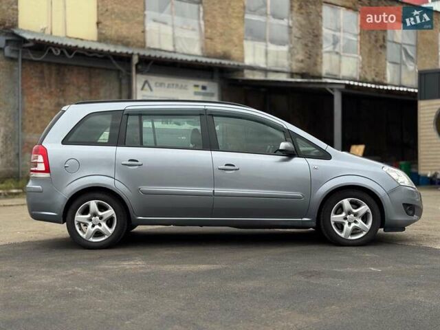 Серый Опель Зафира, объемом двигателя 1.9 л и пробегом 345 тыс. км за 6590 $, фото 11 на Automoto.ua