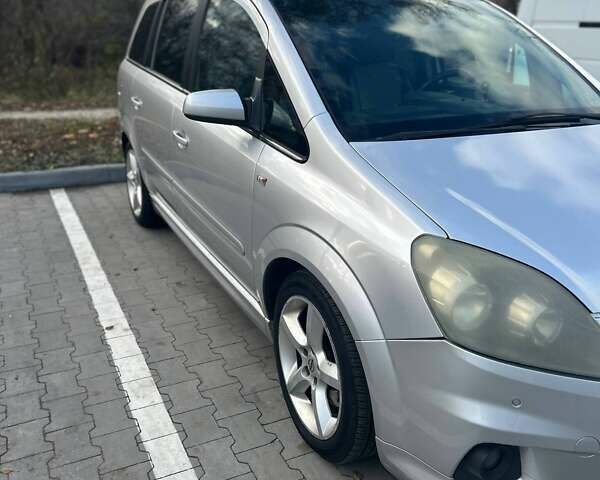 Серый Опель Зафира, объемом двигателя 1.69 л и пробегом 272 тыс. км за 5800 $, фото 12 на Automoto.ua