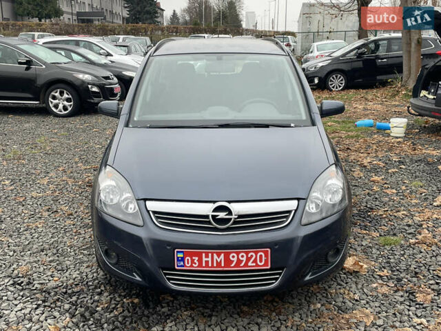 Серый Опель Зафира, объемом двигателя 1.8 л и пробегом 187 тыс. км за 5850 $, фото 1 на Automoto.ua