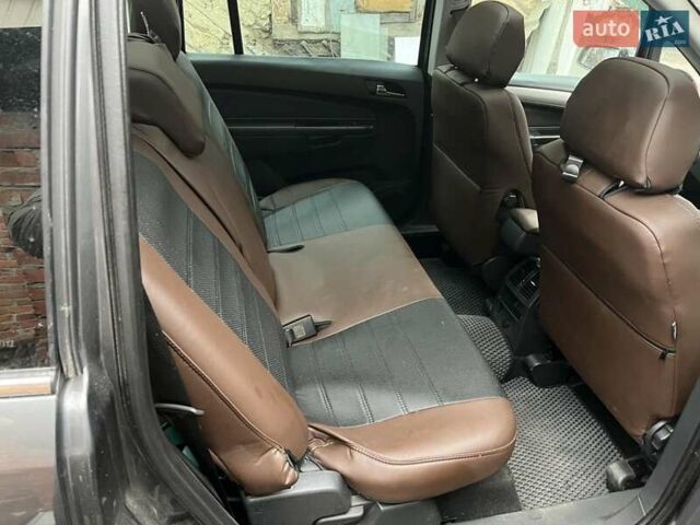 Серый Опель Зафира, объемом двигателя 1.7 л и пробегом 287 тыс. км за 6300 $, фото 9 на Automoto.ua