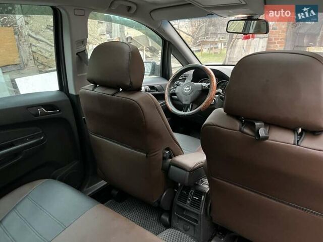 Серый Опель Зафира, объемом двигателя 1.7 л и пробегом 287 тыс. км за 6300 $, фото 10 на Automoto.ua