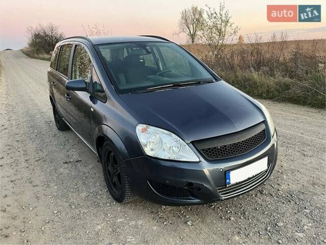 Серый Опель Зафира, объемом двигателя 1.9 л и пробегом 287 тыс. км за 2700 $, фото 1 на Automoto.ua
