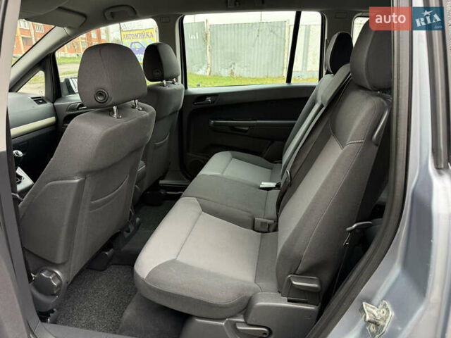 Сірий Опель Зафіра, об'ємом двигуна 1.8 л та пробігом 191 тис. км за 6700 $, фото 33 на Automoto.ua