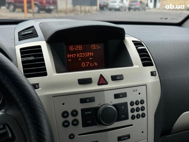 Серый Опель Зафира, объемом двигателя 1.9 л и пробегом 345 тыс. км за 6590 $, фото 23 на Automoto.ua