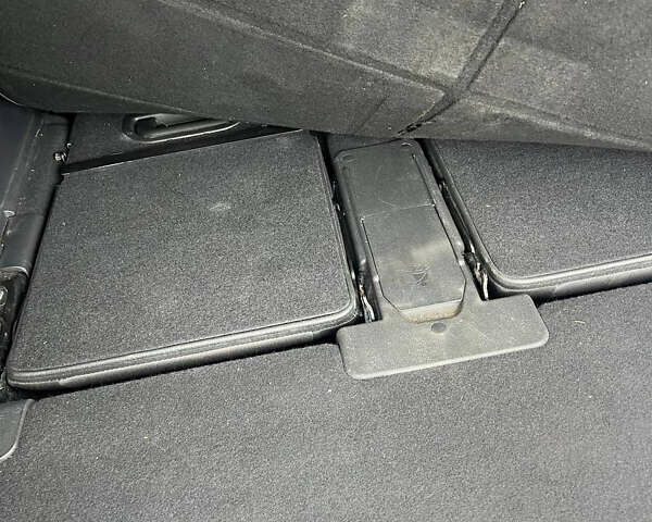 Серый Опель Зафира, объемом двигателя 1.69 л и пробегом 300 тыс. км за 6000 $, фото 13 на Automoto.ua