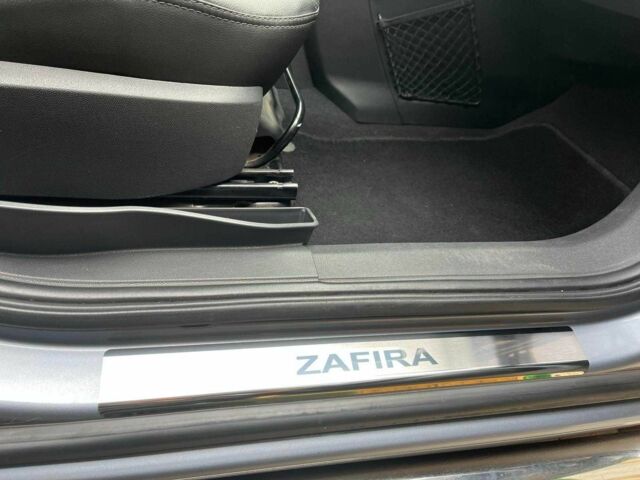 Серый Опель Зафира, объемом двигателя 1.6 л и пробегом 140 тыс. км за 7620 $, фото 21 на Automoto.ua