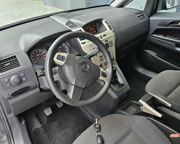 Серый Опель Зафира, объемом двигателя 1.8 л и пробегом 203 тыс. км за 6400 $, фото 11 на Automoto.ua