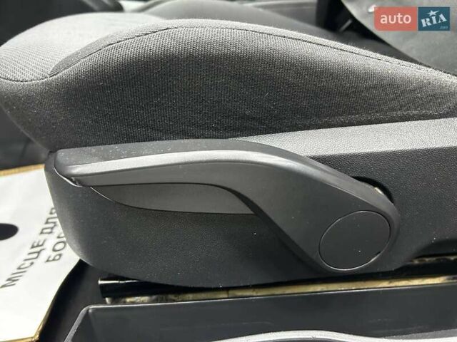 Серый Опель Зафира, объемом двигателя 1.8 л и пробегом 263 тыс. км за 6500 $, фото 12 на Automoto.ua