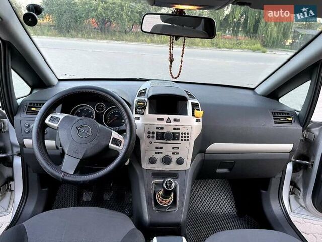 Сірий Опель Зафіра, об'ємом двигуна 1.69 л та пробігом 287 тис. км за 5700 $, фото 6 на Automoto.ua