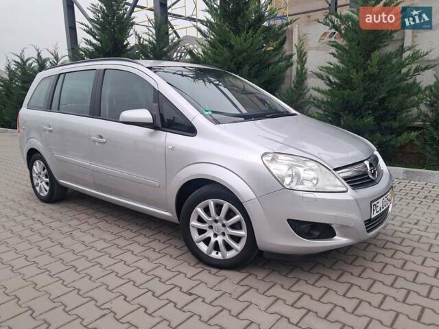 Серый Опель Зафира, объемом двигателя 1.8 л и пробегом 218 тыс. км за 5850 $, фото 4 на Automoto.ua