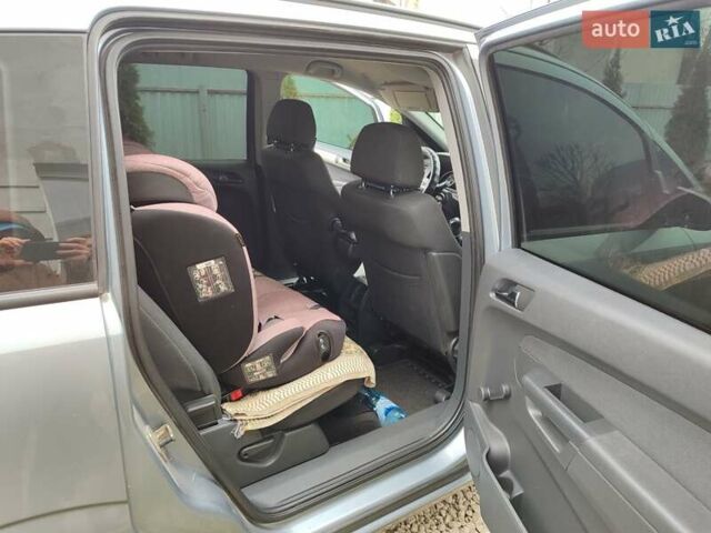 Сірий Опель Зафіра, об'ємом двигуна 1.9 л та пробігом 235 тис. км за 6000 $, фото 7 на Automoto.ua