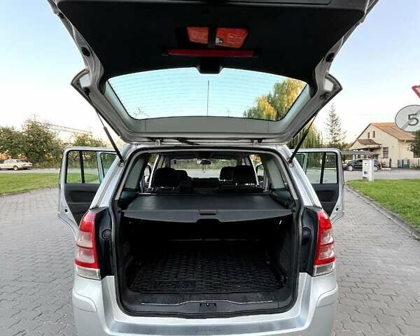 Сірий Опель Зафіра, об'ємом двигуна 1.69 л та пробігом 287 тис. км за 5700 $, фото 16 на Automoto.ua