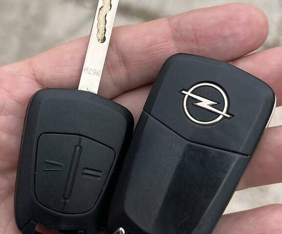 Серый Опель Зафира, объемом двигателя 1.6 л и пробегом 202 тыс. км за 6200 $, фото 19 на Automoto.ua