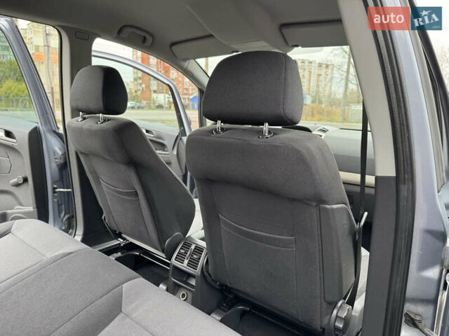 Серый Опель Зафира, объемом двигателя 1.91 л и пробегом 176 тыс. км за 6500 $, фото 41 на Automoto.ua