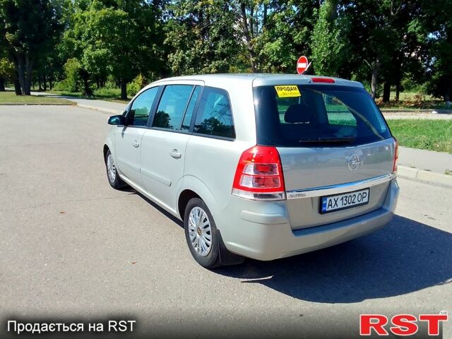 Серый Опель Зафира, объемом двигателя 1.6 л и пробегом 220 тыс. км за 6200 $, фото 5 на Automoto.ua