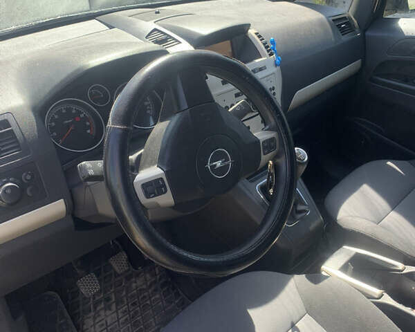 Сірий Опель Зафіра, об'ємом двигуна 1.6 л та пробігом 220 тис. км за 5000 $, фото 16 на Automoto.ua