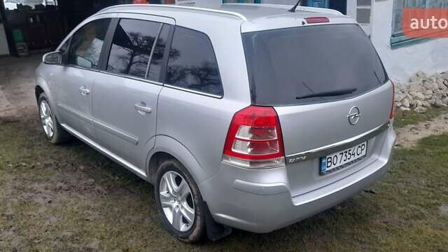Серый Опель Зафира, объемом двигателя 1.6 л и пробегом 234 тыс. км за 5700 $, фото 4 на Automoto.ua