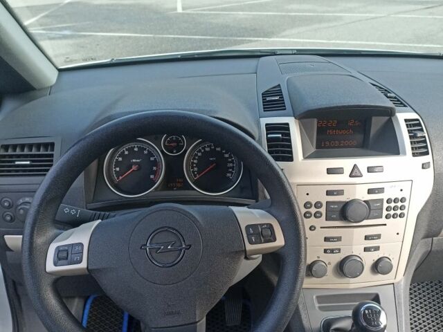 Серый Опель Зафира, объемом двигателя 1.6 л и пробегом 177 тыс. км за 6300 $, фото 7 на Automoto.ua