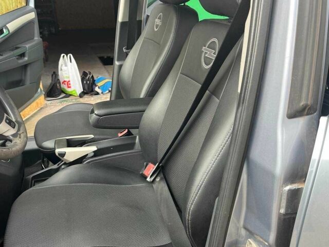 Серый Опель Зафира, объемом двигателя 1.6 л и пробегом 140 тыс. км за 7620 $, фото 15 на Automoto.ua